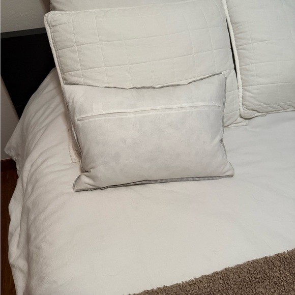 London feather pillow - Picture 3 of 3